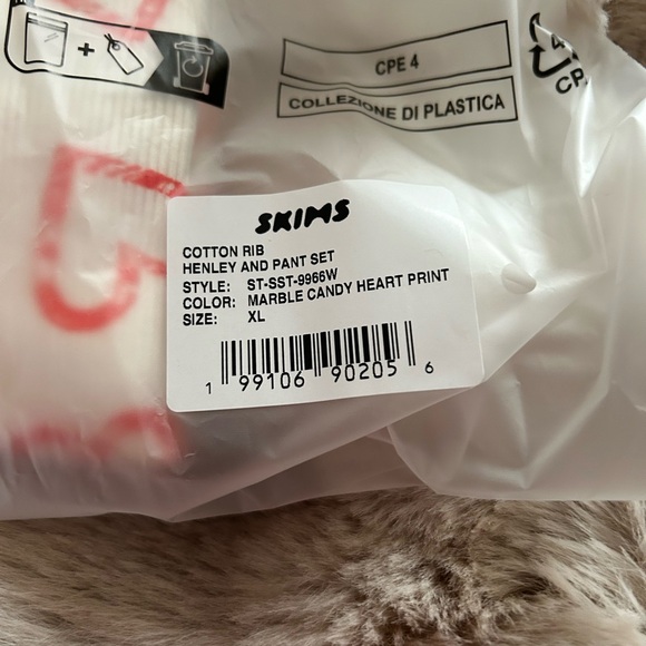 💗NEW IN BAG SKIMS Candy Heart Print Henley and Leggings Set M, L, XL - Picture 7 of 8